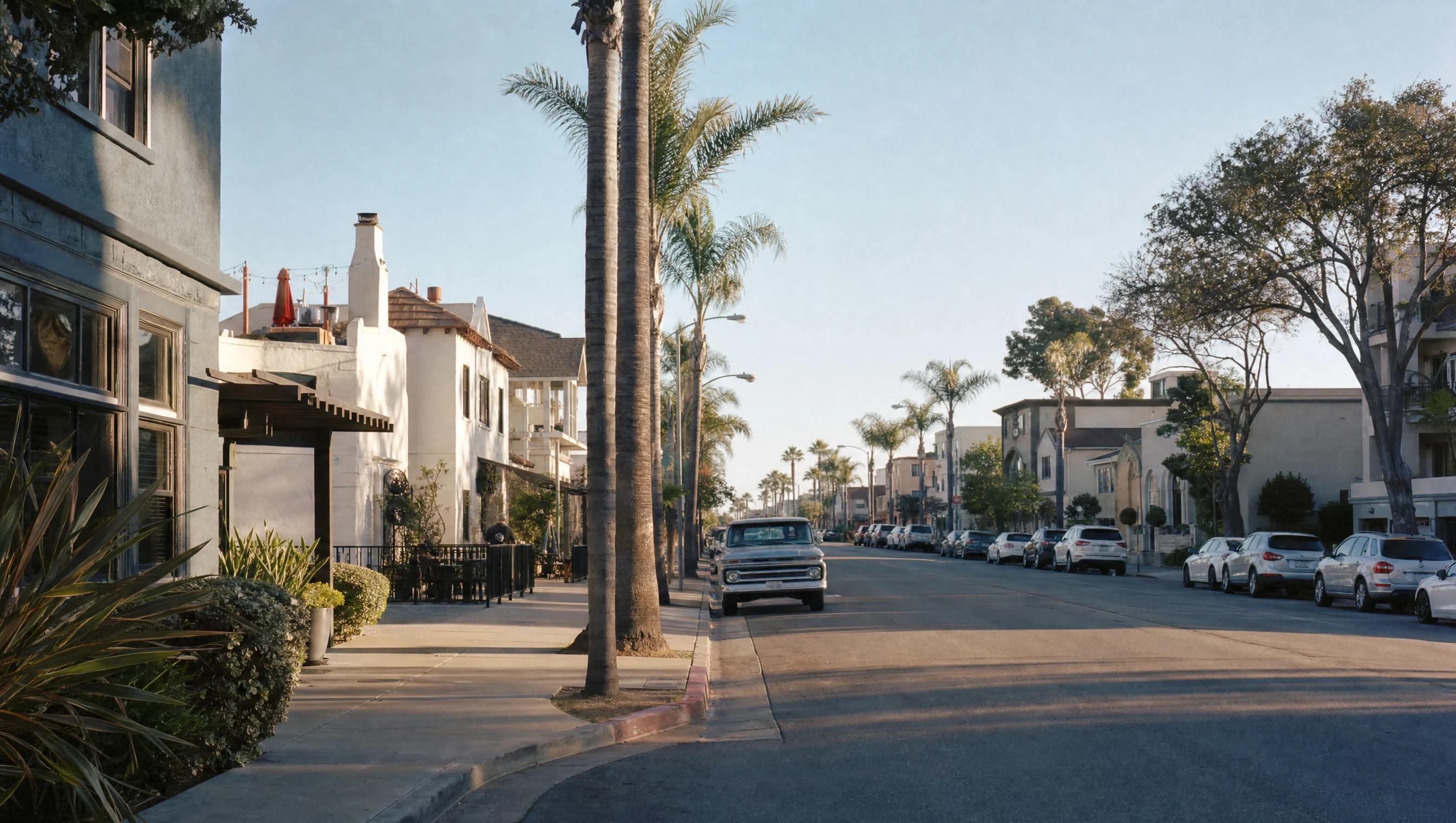 El Segundo small-town residential street near the coast